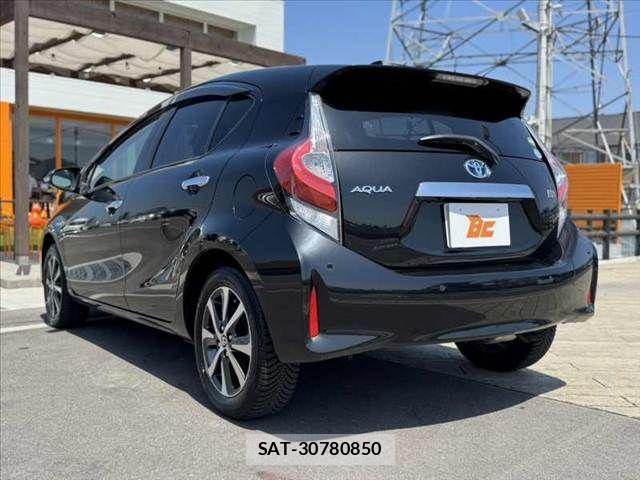 Toyota AQUA 2018-05 6901971-12