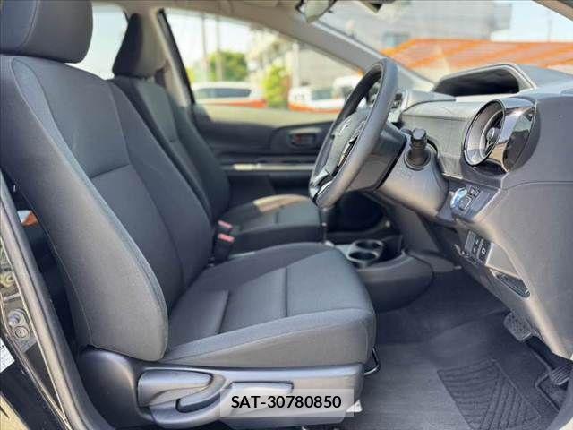 Toyota AQUA 2018-05 6901971-15