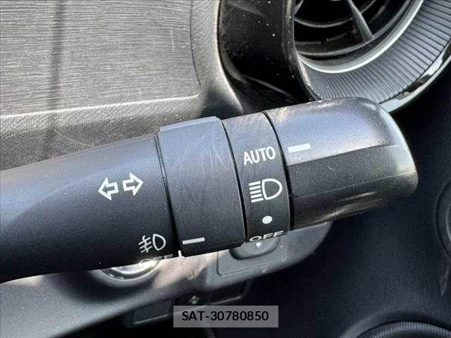 Toyota AQUA 2018-05 6901971-22