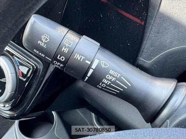 Toyota AQUA 2018-05 6901971-23