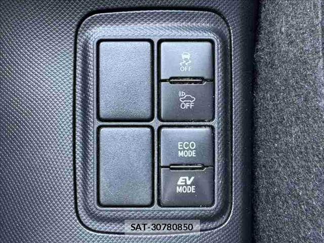 Toyota AQUA 2018-05 6901971-24