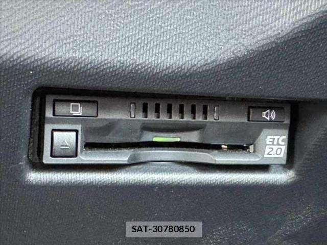 Toyota AQUA 2018-05 6901971-26