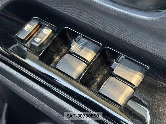 Toyota AQUA 2018-05 6901971-27