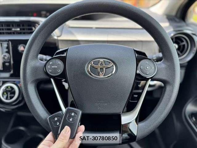 Toyota AQUA 2018-05 6901971-6
