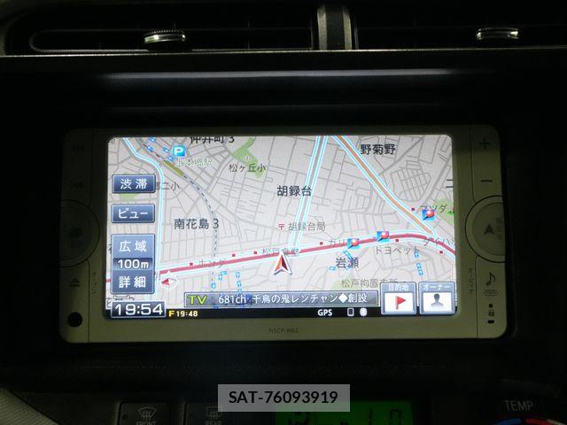Toyota AQUA 2013-07 6902046-9