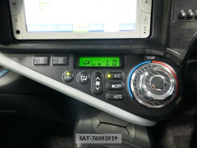 Toyota AQUA 2013-07 6902046-15