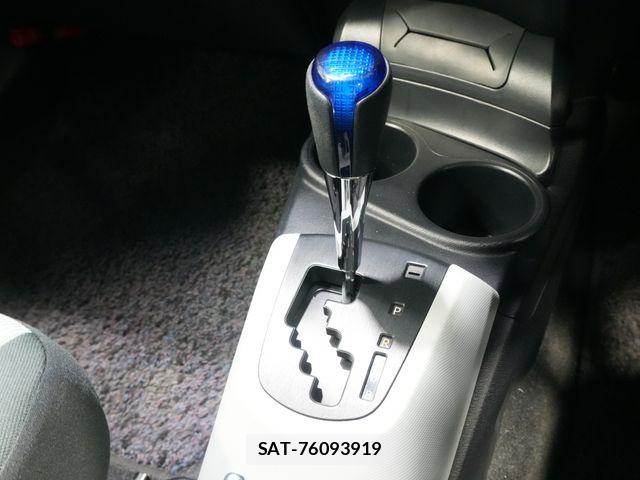 Toyota AQUA 2013-07 6902046-16