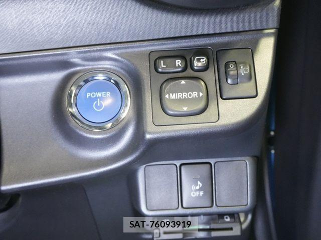 Toyota AQUA 2013-07 6902046-18