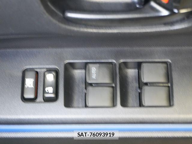 Toyota AQUA 2013-07 6902046-19