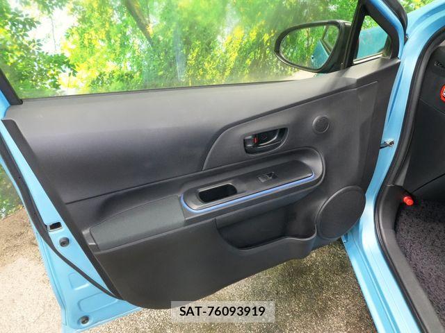 Toyota AQUA 2013-07 6902046-24