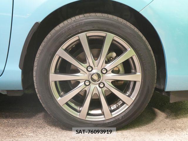 Toyota AQUA 2013-07 6902046-29