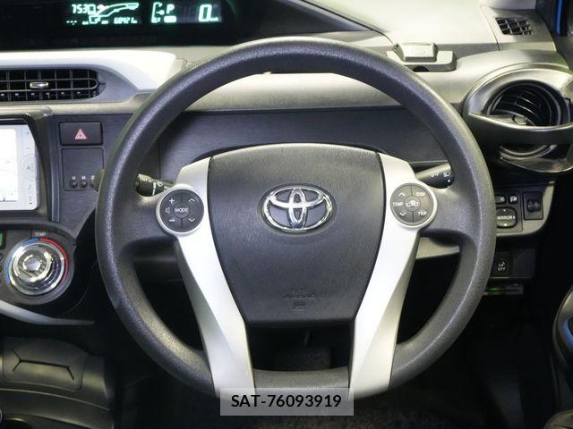 Toyota AQUA 2013-07 6902046-7