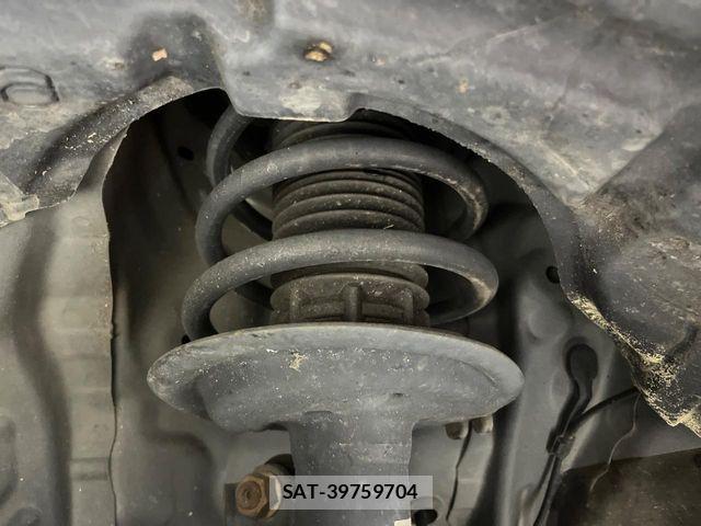 Toyota AQUA 2019-02 6901998-19