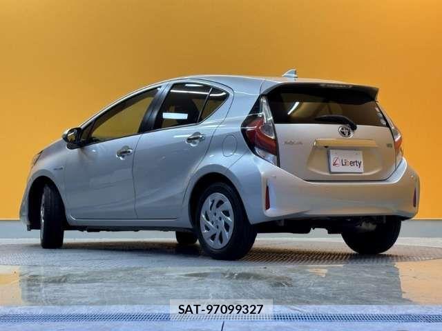 Toyota AQUA 2019-01 6901961-11
