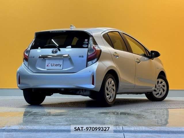 Toyota AQUA 2019-01 6901961-13