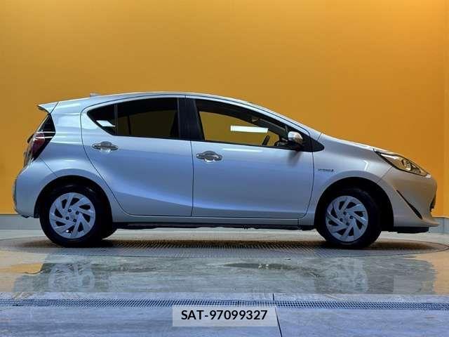 Toyota AQUA 2019-01 6901961-14