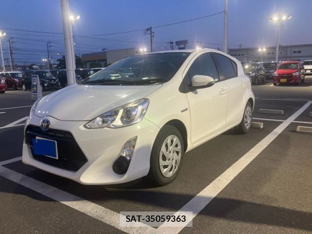 Toyota AQUA 2015-06 6902056-0