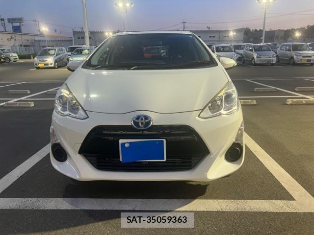 Toyota AQUA 2015-06 6902056-1