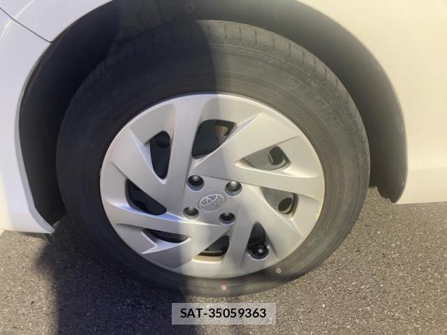 Toyota AQUA 2015-06 6902056-3