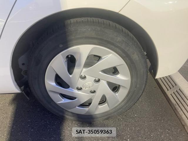 Toyota AQUA 2015-06 6902056-4