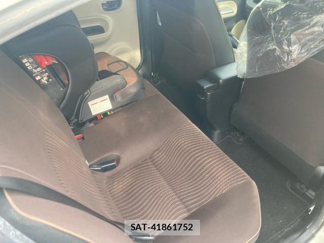 Toyota AQUA 2012-01 6901807-10