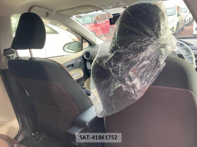 Toyota AQUA 2012-01 6901807-12