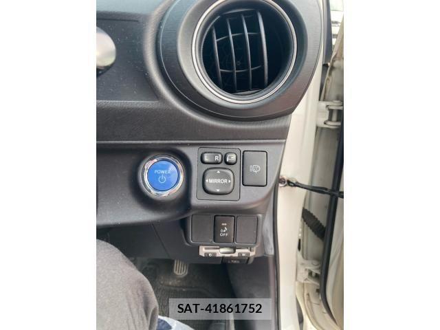 Toyota AQUA 2012-01 6901807-15