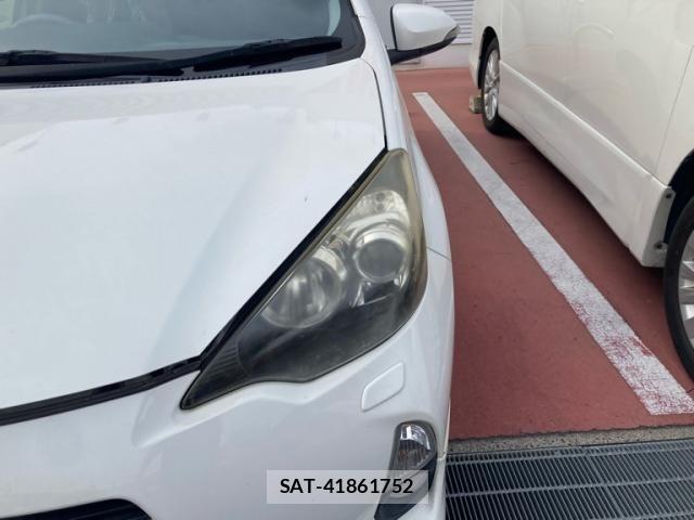 Toyota AQUA 2012-01 6901807-1