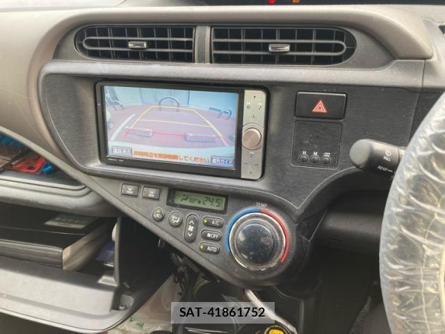 Toyota AQUA 2012-01 6901807-21