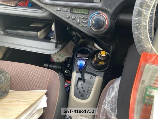 Toyota AQUA 2012-01 6901807-22
