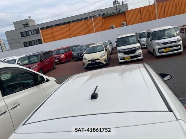 Toyota AQUA 2012-01 6901807-6