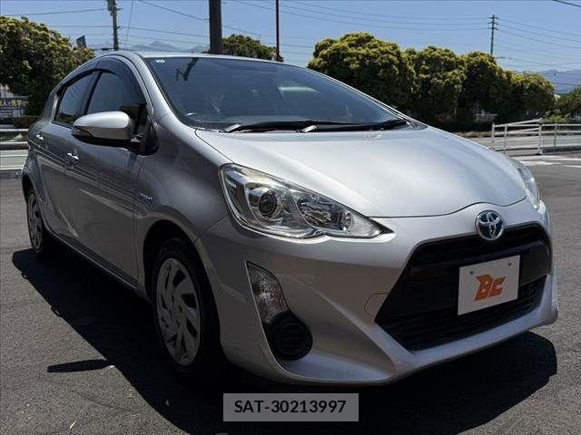 Toyota AQUA 2015-07 6901996-9