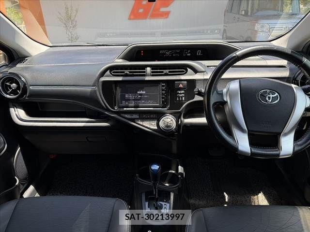 Toyota AQUA 2015-07 6901996-1