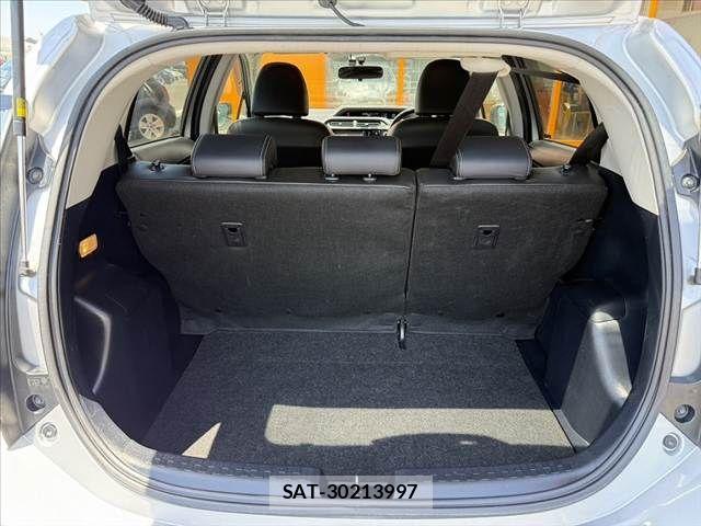 Toyota AQUA 2015-07 6901996-19