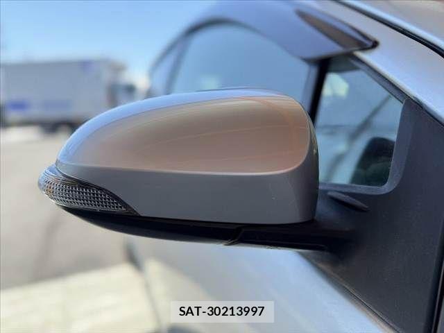 Toyota AQUA 2015-07 6901996-28