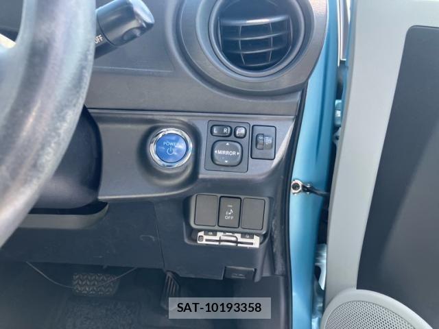 Toyota AQUA 2012-01 6902088-9