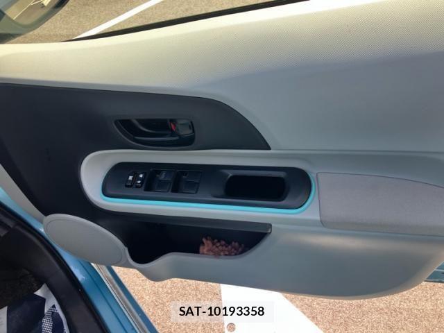 Toyota AQUA 2012-01 6902088-10