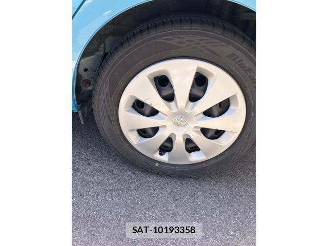 Toyota AQUA 2012-01 6902088-5
