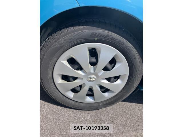 Toyota AQUA 2012-01 6902088-6