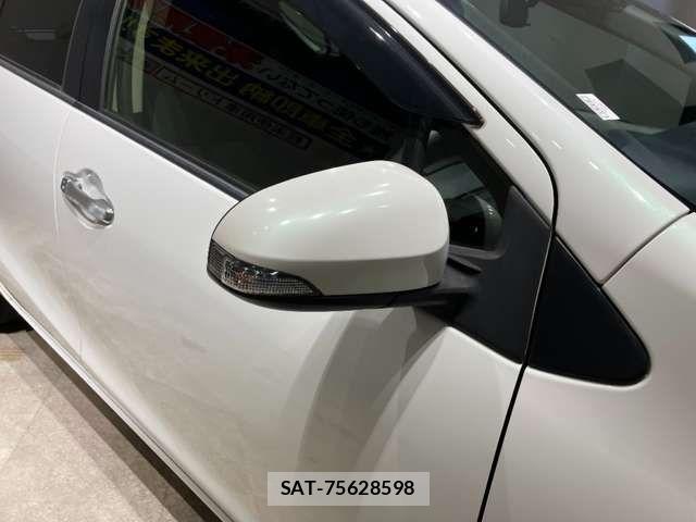 Toyota AQUA 2016-12 6901975-16