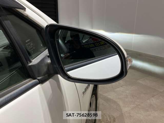 Toyota AQUA 2016-12 6901975-17