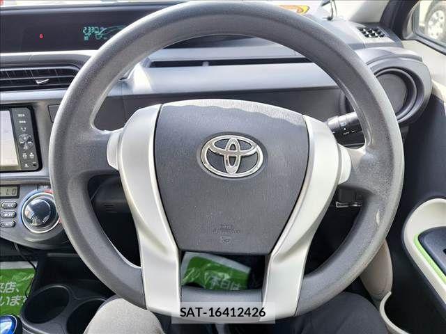 Toyota AQUA 2012-05 6902047-12