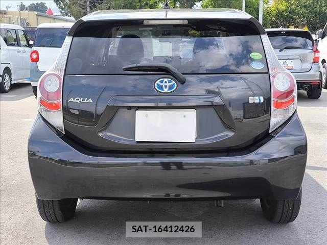 Toyota AQUA 2012-05 6902047-4