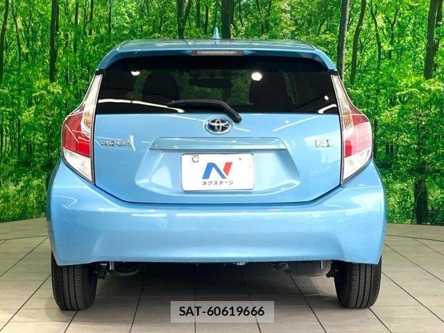 Toyota AQUA 2015-06 6902031-14