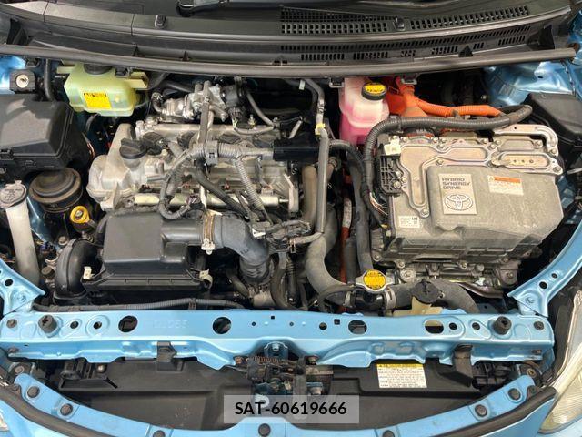 Toyota AQUA 2015-06 6902031-17