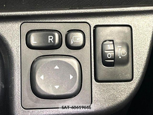 Toyota AQUA 2015-06 6902031-6