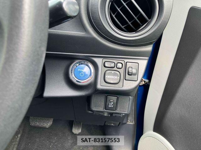 Toyota AQUA 2012-07 6902036-3