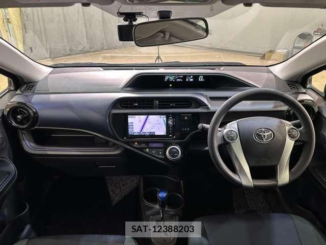 Toyota AQUA 2015-06 6902018-15