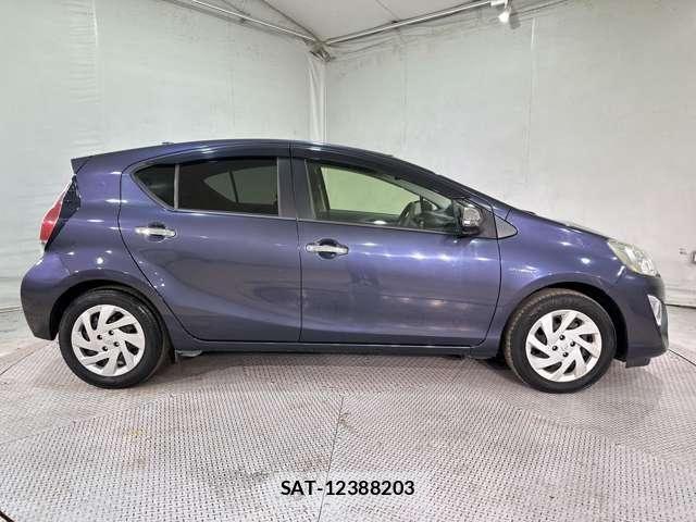 Toyota AQUA 2015-06 6902018-3