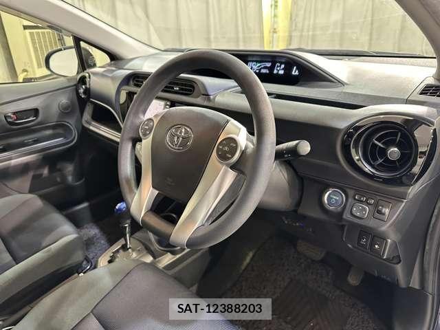 Toyota AQUA 2015-06 6902018-8